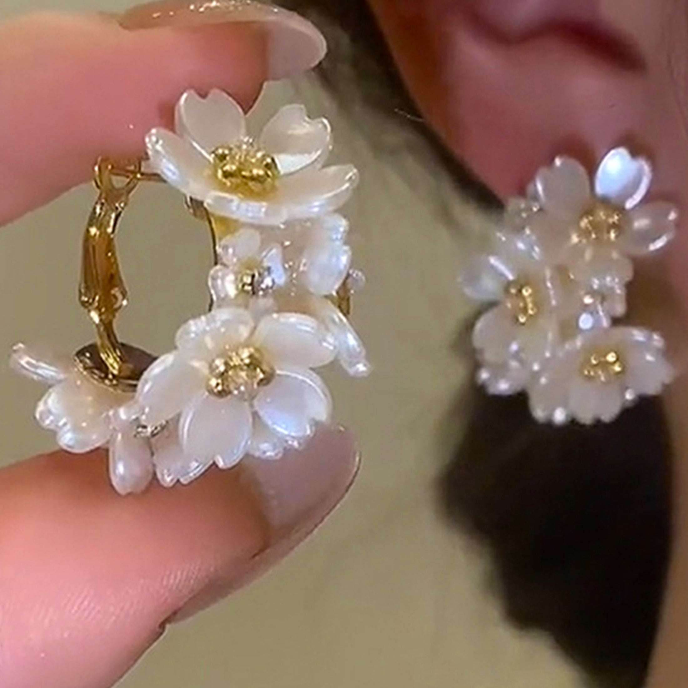 JE14 Floral Pearl & Rhinestones Cluster Earrings with Gold Plated - Gehney